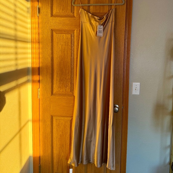 NWT! Reformation Oren Silk Dress Brown - Size M - Picture 3 of 9